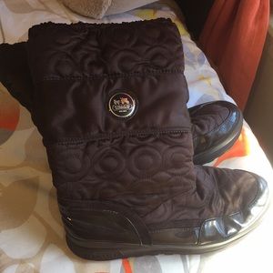 Coach Snow Shoes